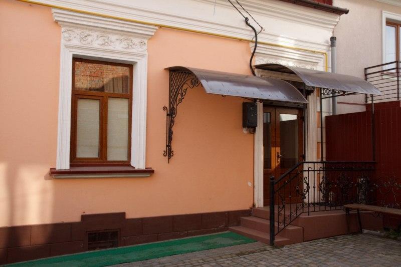 Gostynniy Dvir Hostel Ternopil Exterior photo